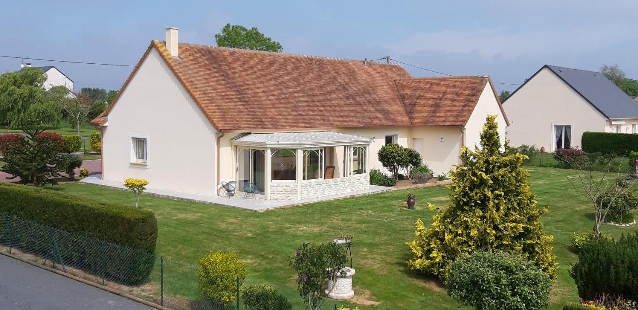 Gite "Au P'Tit Tourois" De Plain-Pied Tout Confort Avec Veranda Proche D'Omaha Beach Et De Bayeux Accueillant Les Animaux Exteriör bild