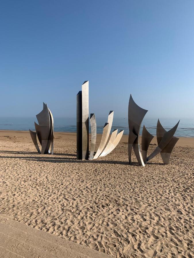 Gite "Au P'Tit Tourois" De Plain-Pied Tout Confort Avec Veranda Proche D'Omaha Beach Et De Bayeux Accueillant Les Animaux Exteriör bild